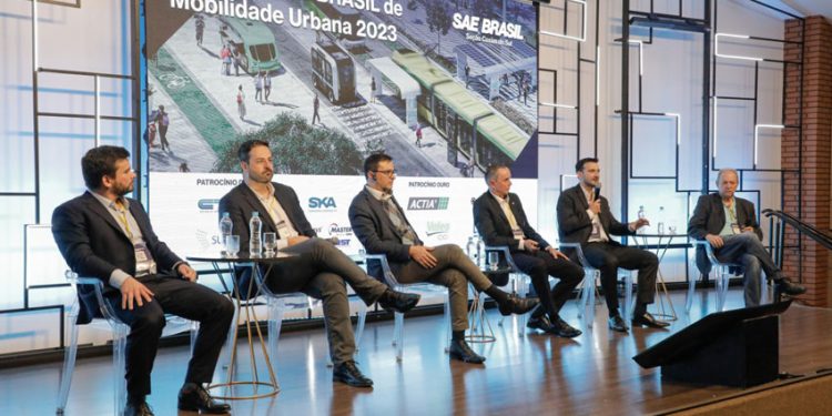 REBORN EXPUSO SU SOLUCIÓN EN EL SIMPOSIO SAE BRASIL DE MOVILIDAD URBANA 2023
