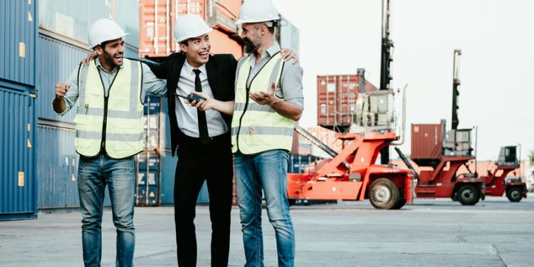 EQUIPOS DE TRABAJO MOTIVADOS Y ENTRENADOS: LA CLAVE PARA UNA OPERACIÓN LOGÍSTICA EFICIENTE