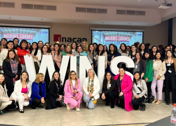 MUJERES ABRIENDO CAMINOS EN LA CADENA DE ABASTECIMIENTO