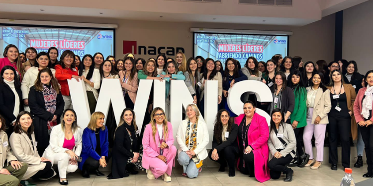 MUJERES ABRIENDO CAMINOS EN LA CADENA DE ABASTECIMIENTO