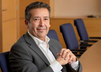 LA COEXISTENCIA DE LA INTELIGENCIA ARTIFICIAL Y LOS PROGRAMADORES, UN FUTURO COLABORATIVO