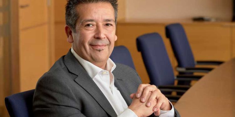 LA COEXISTENCIA DE LA INTELIGENCIA ARTIFICIAL Y LOS PROGRAMADORES, UN FUTURO COLABORATIVO