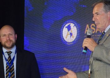 MATTHEW TAYLOR PRESENTÓ LA NUEVA EMPRESA FLUX Y SU INNOVADOR SISTEMA DIGITAL QUE DIGITALIZA COMPLETAMENTE EL PROCESO DE LIBERACIÓN DE CONTENEDORES: SMART FLUX