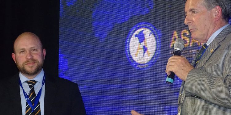 MATTHEW TAYLOR PRESENTÓ LA NUEVA EMPRESA FLUX Y SU INNOVADOR SISTEMA DIGITAL QUE DIGITALIZA COMPLETAMENTE EL PROCESO DE LIBERACIÓN DE CONTENEDORES: SMART FLUX