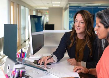 ATRACCIÓN Y RETENCIÓN: EL DESAFÍO DE TENER A LOS MEJORES TALENTOS EN 2024 AUNQUE LOS SALARIOS SIGUEN SIENDO EL PRINCIPAL FACTOR A LA HORA DE DECIDIR DÓNDE TRABAJAR, HAY VARIOS FACTORES MÁS QUE INCLINAN LA BALANZA