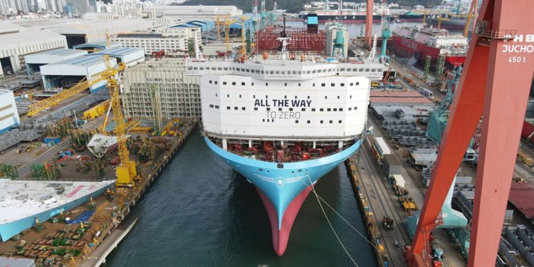 MAERSK DESPLEGARÁ PRIMER BUQUE PROPULSADO POR METANOL EN LA RUTA ASIA – EUROPA