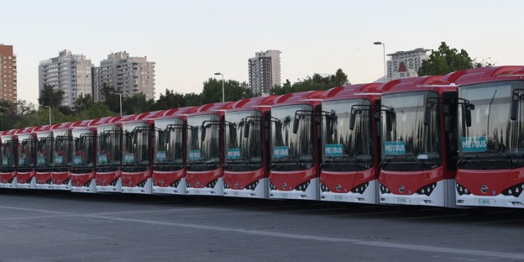 PRIMEROS 100 BUSES 100% ELÉCTRICOS CUMPLEN SU QUINTO ANIVERSARIO REVOLUCIONANDO LA MOVILIDAD EN SANTIAGO