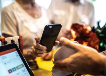 CRECEN AL TRÍPLE LAS UTILIDADES DE RETAILERS LÍDERES CON COMERCIO UNIFICADO