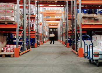 RETAIL, CONSTRUCCIÓN, CONSUMO MASIVO, ENTRE LOS SECTORES QUE PRESENTARON MÁS AVANCES EN TEMAS DE LOGÍSTICA EN 2023