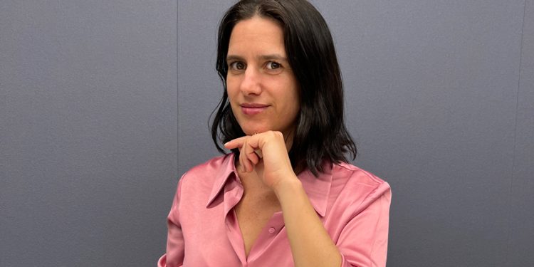 EL EFECTO DOMINÓ DE LA ESCASEZ DE PROFESIONALES DE TI