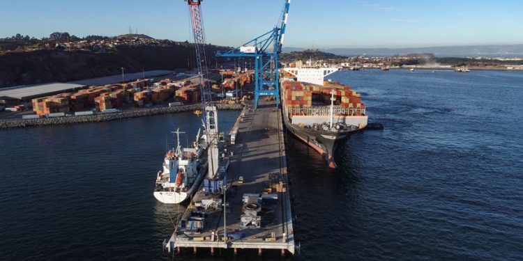NAVEGANDO HACIA LA EFICIENCIA: EL FUTURO DE LOS PUERTOS CHILENOS EN LA CADENA DE SUMINISTRO GLOBAL