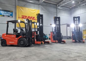 STACKER: A LA VANGUARDIA EN LA REDUCCIÓN DE LA HUELLA DE CARBONO CON EQUIPOS 100% LITIO