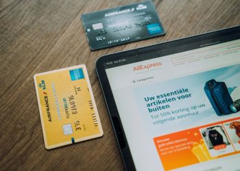 1 DE CADA 4 HOGARES EN CHILE DECLARÓ HACER COMPRAS DE VESTUARIO EN E-COMMERCE DE PROCEDENCIA CHINA