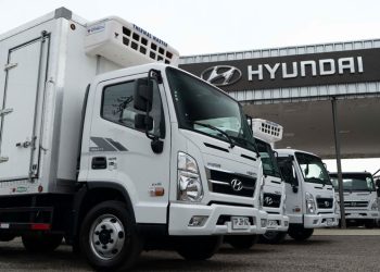 HYUNDAI CAMIONES & BUSES ENTREGA FLOTA DE OCHO MIGHTY EX6 QUE MOVERÁN LOS PRODUCTOS DE PF ALIMENTOS