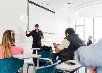 DIGITAL AD EXPERT, LA PLATAFORMA QUE CAPACITA PROFESIONALES EN TODO EL MUNDO, LANZA UNA NUEVA CAPACITACIÓN EN MARKETING E INTELIGENCIA ARTIFICIAL Y OFRECE BECAS PARA CHILENOS