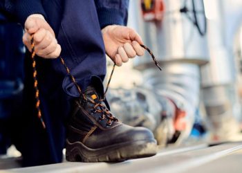 LA IMPORTANCIA DEL CALZADO DE SEGURIDAD EN EL ENTORNO LABORAL