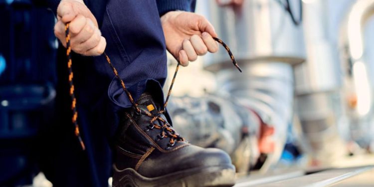 LA IMPORTANCIA DEL CALZADO DE SEGURIDAD EN EL ENTORNO LABORAL