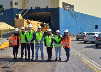 IAN TAYLOR AGENCIA NAVE QUE DESCARGA MÁS DE 4 MIL RODADOS EN SAN ANTONIO