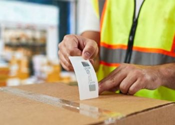 LA ERA DEL RFID: ¿LLEGÓ EL REEMPLAZO DEL CÓDIGO DE BARRA?