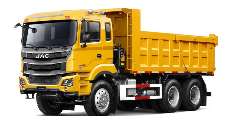 EL AUGE DEL ARRIENDO DE MAQUINARIAS PESADAS EN EL SECTOR MINERO Y DE LA CONSTRUCCIÓN EN CHILE