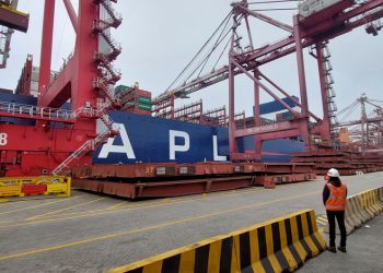 IAN TAYLOR AGENCIÓ EL MAYOR PORTACONTENEDORES QUE HA LLEGADO A PERÚ