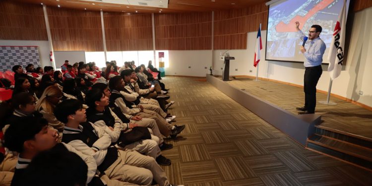 ITI E INACAP ORGANIZARON SEMINARIO DE LOGÍSTICA Y OPERACIÓN PORTUARIA