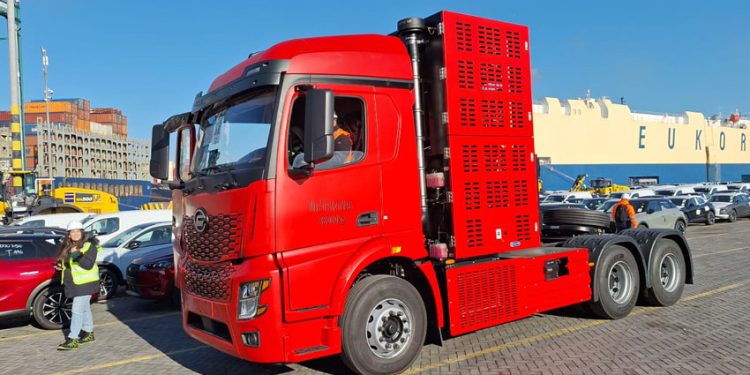 IAN TAYLOR AGENCIA NAVE QUE TRAJO CAMIÓN IMPULSADO POR HIDRÓGENO, MARCANDO UN HITO PARA LA INDUSTRIA LOGÍSTICA Y EL SECTOR TRANSPORTE