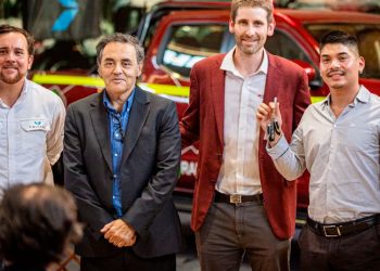 ENTREGAN FLOTA DE CAMIONETAS ELÉCTRICAS 4X4 POR PRIMERA VEZ EN CHILE