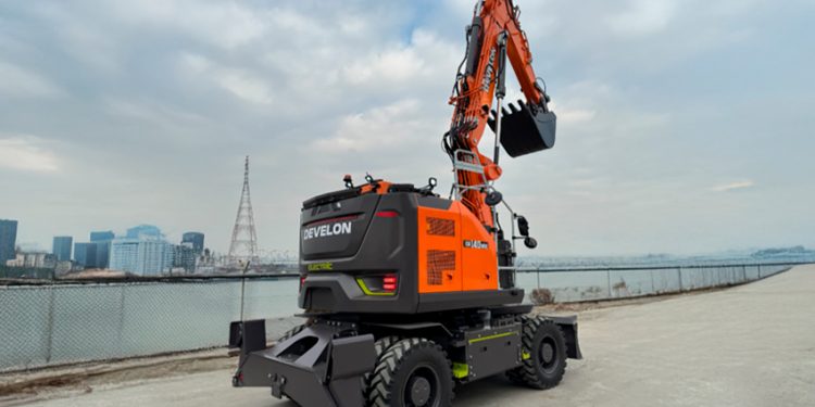 NUEVOS EQUIPOS Y TECNOLOGÍA BASADA EN INTELIGENCIA ARTIFICIAL PRESENTARÁ DEVELON EN BAUMA 2025