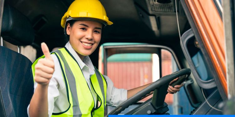 MUJERES EN LA LOGÍSTICA: ESTOS SON LOS PRINCIPALES DESAFÍOS QUE ENFRENTAN LAS PROFESIONALES DE LA INDUSTRIA EN COLOMBIA