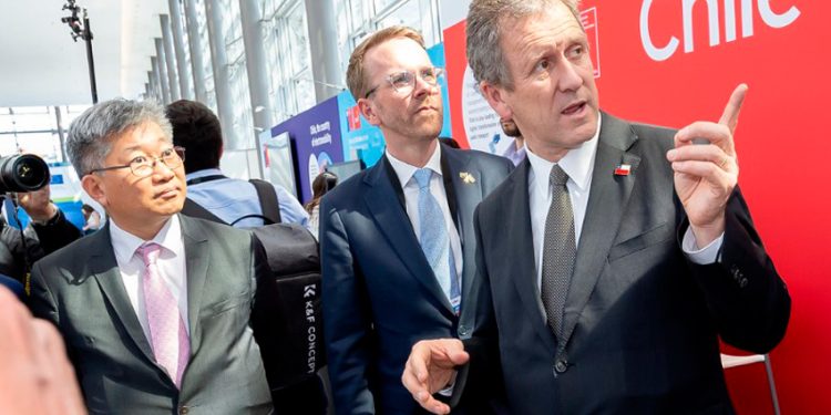 MINISTRO DE TRANSPORTES Y DIRECTORA DE PUERTO SAN ANTONIO DESTACARON LA IMPORTANCIA ESTRATÉGICA DEL PROYECTO PUERTO EXTERIOR EN VERSIÓN 2025 DEL INTERNATIONAL TRANSPORT FORUM REALIZADO EN ALEMANIA