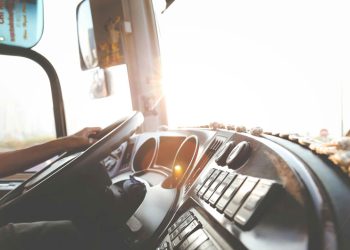 3,6 MILLONES DE VACANTES SIN CUBRIR EN 36 PAÍSES: LA FALTA DE CAMIONEROS QUE PREOCUPA A LA LOGÍSTICA GLOBAL