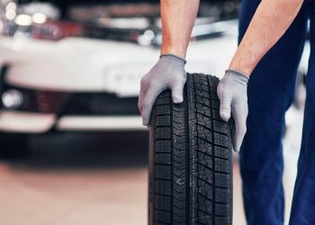 ¿QUÉ DICE LA BANDA DE RODAMIENTO DE TUS LLANTAS SOBRE TU SEGURIDAD AL CONDUCIR?