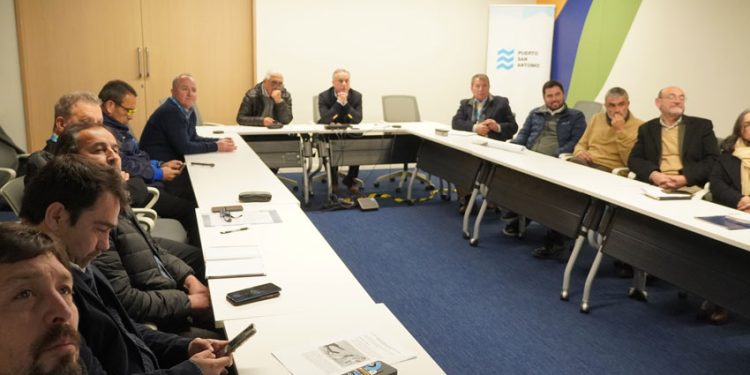 PUERTO SAN ANTONIO Y MUNICIPALIDAD REFUERZAN TRABAJO CONJUNTO PARA AVANZAR EN INICIATIVAS DE DESARROLLO LOCAL EN EL MARCO DE LA AGENDA 2025