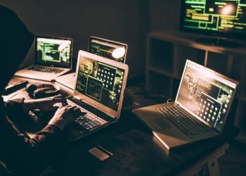 CIBERDELINCUENTES ADOPTAN IA AGÉNTICA PARA LANZAR ATAQUES AUTÓNOMOS Y ADAPTATIVOS EN 2025