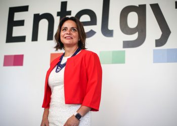 EMPRESAS QUE INCENTIVAN EL LIDERAZGO FEMENINO: EL CASO DE ENTELGY EN CHILE