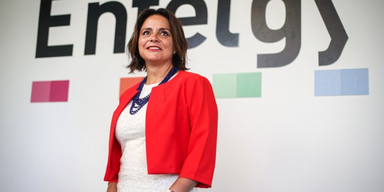 EMPRESAS QUE INCENTIVAN EL LIDERAZGO FEMENINO: EL CASO DE ENTELGY EN CHILE