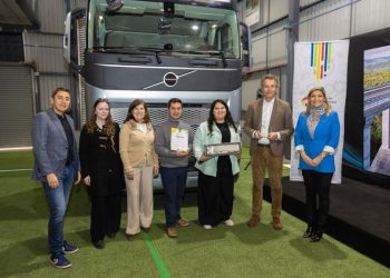 VOLVO CHILE Y LA AGENCIA DE SOSTENIBILIDAD ENERGÉTICA SELLAN ALIANZA ESTRATÉGICA PARA IMPULSAR LA CONDUCCIÓN INTELIGENTE, SEGURA Y SOSTENIBLE A TRAVÉS DEL PROGRAMA «GIRO LIMPIO»