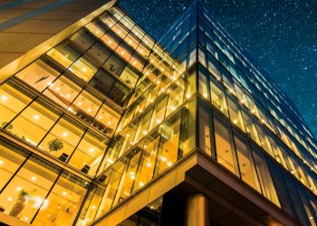 LA AUTOMATIZACIÓN AL SERVICIO DEL MEDIOAMBIENTE: CÓMO LOS EDIFICIOS INTELIGENTES HACEN DE LA CIUDAD UN LUGAR MÁS SOSTENIBLE