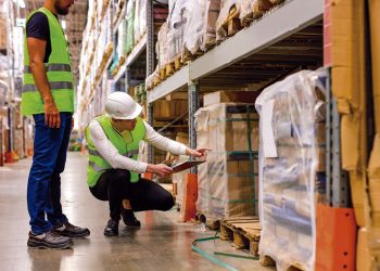 CON LOS PIES EN EL CD Y LA MIRADA EN EL MUNDO: CUATRO VISIONES PARA UNA LOGÍSTICA EN JAQUE