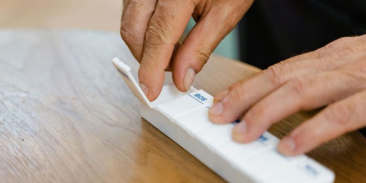 SALUD Y FARMACIA SE CONVIERTE EN LA TERCERA INDUSTRIA CON MAYOR CANTIDAD DE DESPACHOS POR E-COMMERCE EN PRIMER SEMESTRE DE 2025 EN CHILE