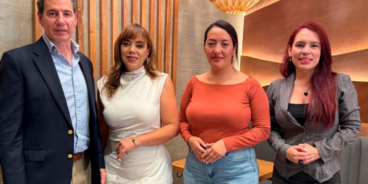 DRIVIN IMPULSA LA EQUIDAD DE GÉNERO EN LA LOGÍSTICA SELLANDO ALIANZA CON WINS EN ECUADOR