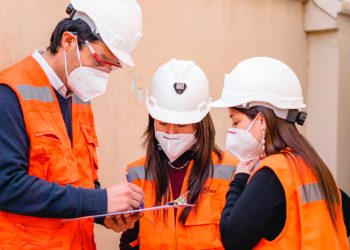 CERTIFICACIÓN LABORAL ABRE PASO A LA PARTICIPACIÓN FEMENINA EN MINERÍA