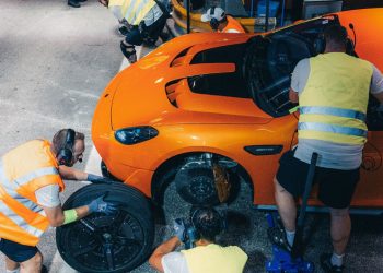 MICHELIN Y MERCEDES-AMG INNOVAN PARA DAR LA VUELTA AL MUNDO Y BATIR UN RÉCORD DE RESISTENCIA CON UN VEHÍCULO ELÉCTRICO