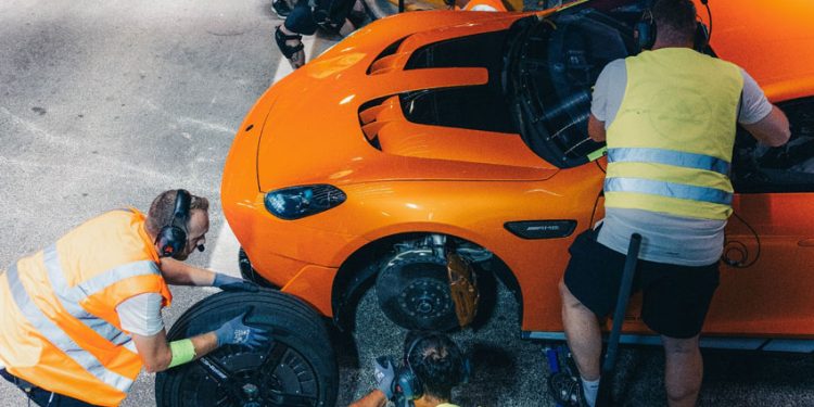 MICHELIN Y MERCEDES-AMG INNOVAN PARA DAR LA VUELTA AL MUNDO Y BATIR UN RÉCORD DE RESISTENCIA CON UN VEHÍCULO ELÉCTRICO