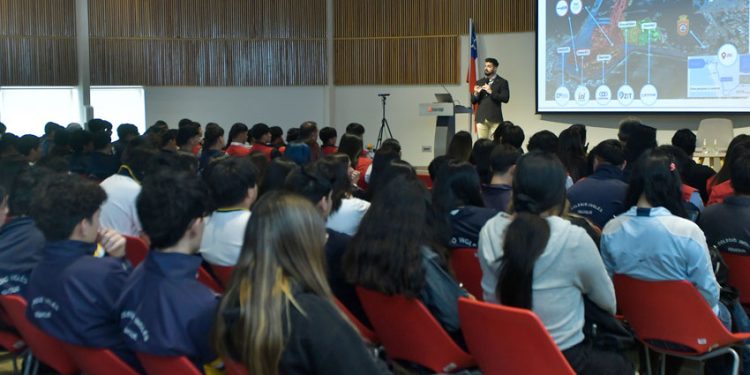 ESTUDIANTES SE CONECTAN CON EL MUNDO PORTUARIO Y LOGÍSTICO EN SEMINARIO ORGANIZADO POR ITI E INACAP