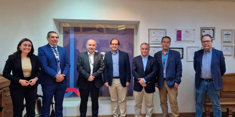 EFE Y PUERTO SAN ANTONIO FIRMAN CONTRATO PARA OPERATIVIZAR EL TERMINAL INTERMODAL BARRANCAS