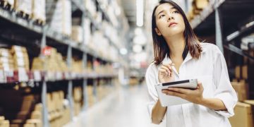 COLABORADORES EN RRSS CORPORATIVAS: ENTRE EL EMPODERAMIENTO Y EL RIESGO INSTITUCIONAL