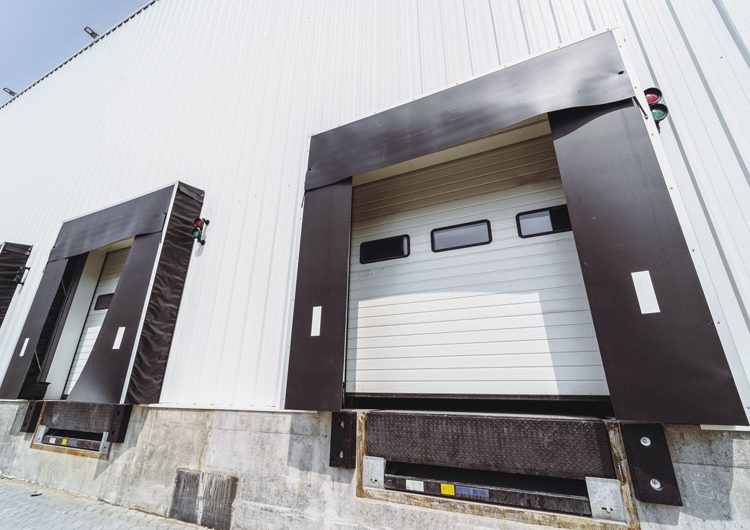 PERMISOS EN PAUSA: LA BUROCRACIA QUE PONE EN JAQUE EL DESARROLLO LOGÍSTICO EN CHILE