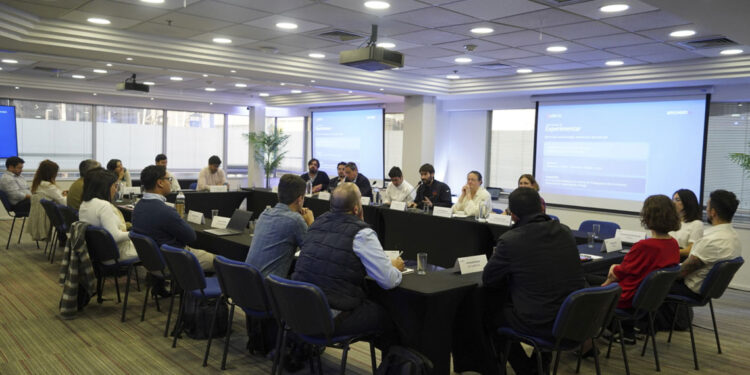 DE LA EXPERIMENTACIÓN A LA INNOVACIÓN: KLOG EXPONE EN AMCHAM CHILE SU ENFOQUE PARA TRANSFORMAR EQUIPOS Y PROCESOS